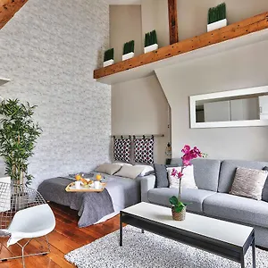 Lovely Nest Eiffel Tower Bottom Апартаменты